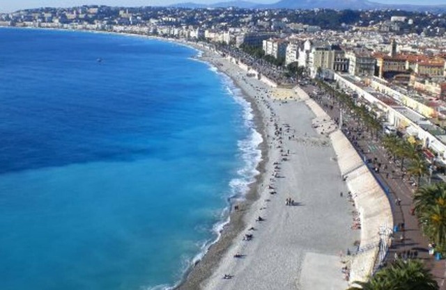 modern studio with south-facing terrace, WiFi, 700 m to the beach, all shops