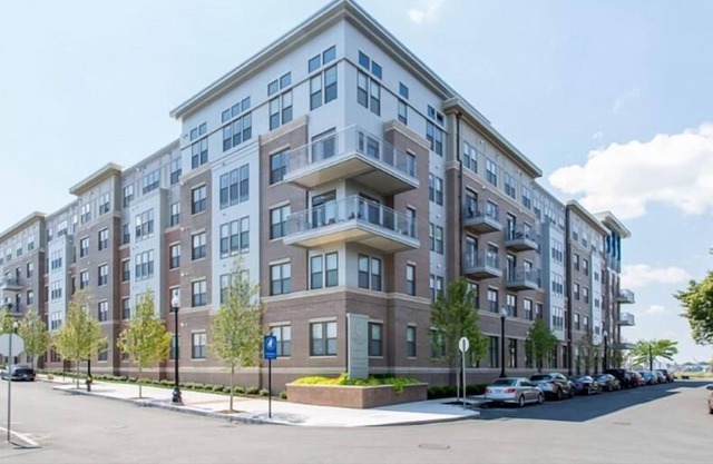 Modern Studio | Work Desk + WiFi | Minutes from Logan International | GLS