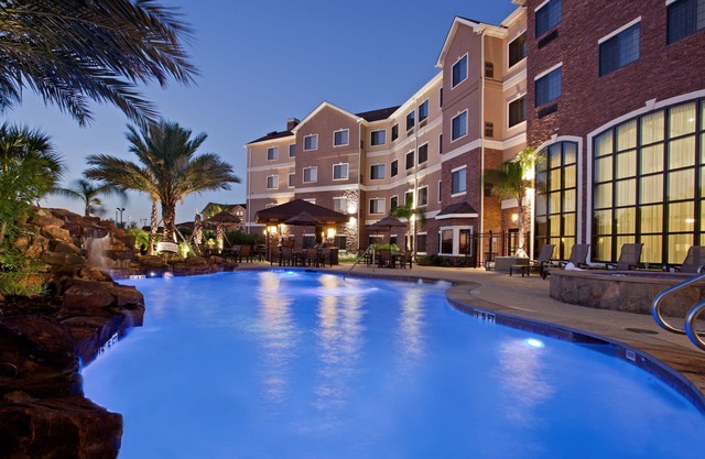 Modern Suite | Free Breakfast + Pool + Hot Tub