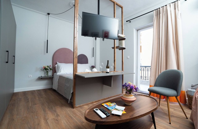 Modern & Sunny apartment with Garden View in the heart of the city center NYX 1