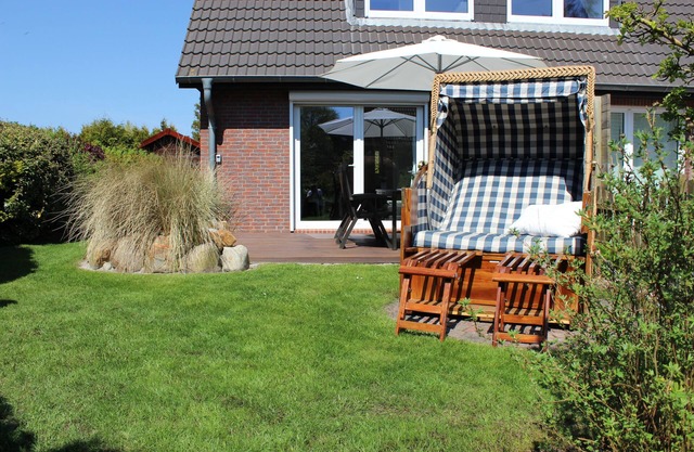 Modern terraced house with sunny garden