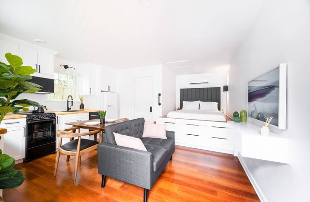 Modern Tiny Home! Minutes from Downtown!