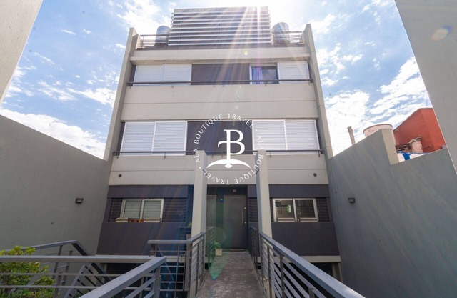 Modern triplex with barbecue and garden!