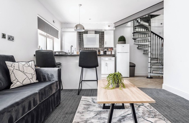 Modern unique apartment in town centre