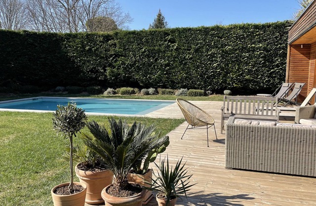 Modern villa 200m2, 5 bedrooms, swimming pool, 12 minutes from Aix en Provence