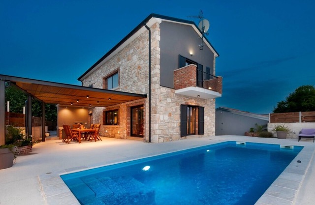 Modern Villa Baraka with a pool