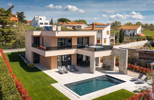Modern villa Prudensia with pool in Porec