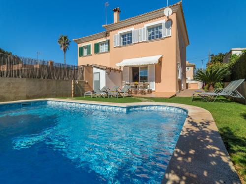Modern Villa with Pool