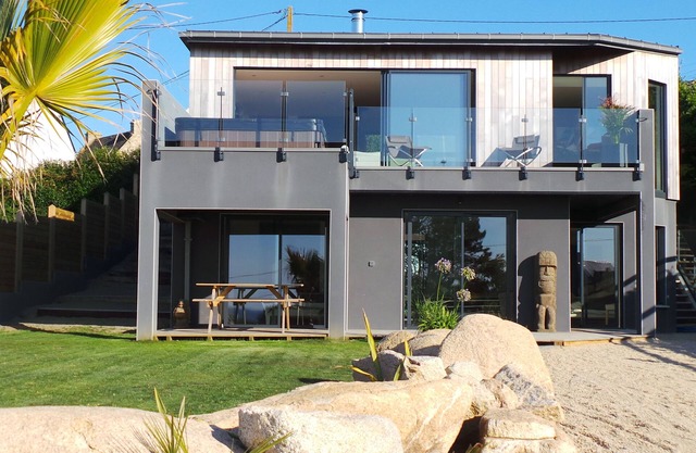 modern villa with spa and stunning views of the Iroise sea.