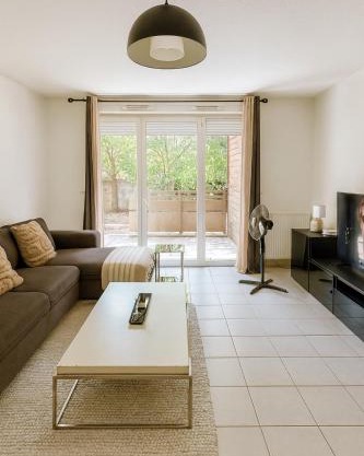 Moderne et paisible maisonette avec jardin