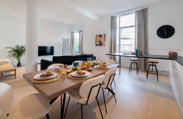 Moliere II - Two Bedroom Apartment, Sleeps 6