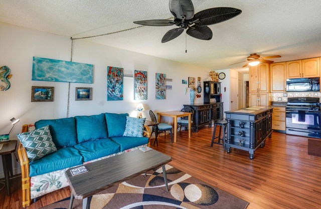 Molokai Island Retreat w/Ocean View & Pool!