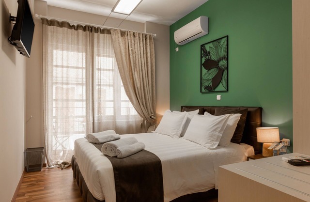 Monastiraki Urban Apartment, Next to Metro Station, Walking Distance to Plaka