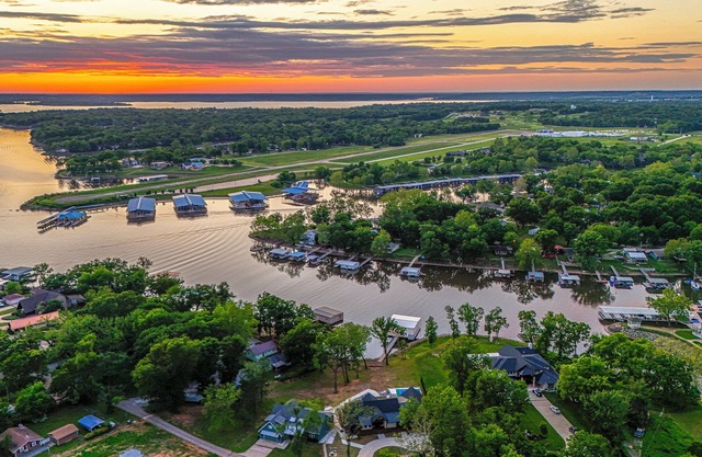 Monkey Island Club & Court House [44X20 BOAT SLIP AND TWO JETSKI SLIPS]
