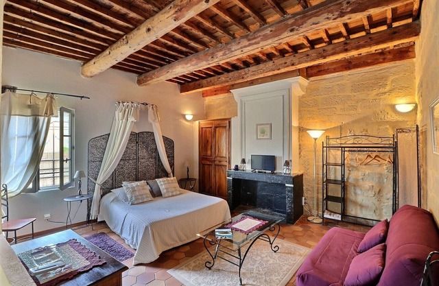 Montaren Et Saint Mediers: LIST LAVENDER studio in Farmhouse of XVIIIème with made safe heated swimming pool and Spa close to UZES