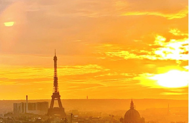 Montmartre Flat With Eiffel Tower View