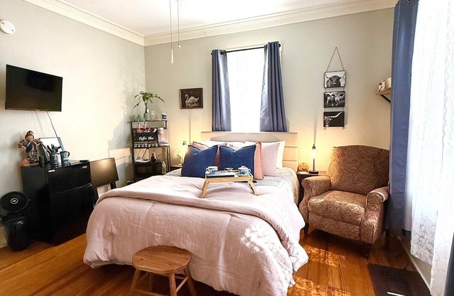 Moo Nami at The Brenham House Steps from Downtown