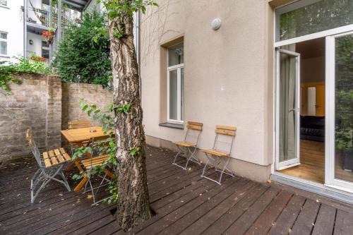 Mooeve Friedrichs Big with Terrace