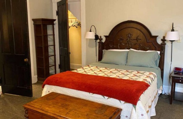 Moon River Bed & Breakfast