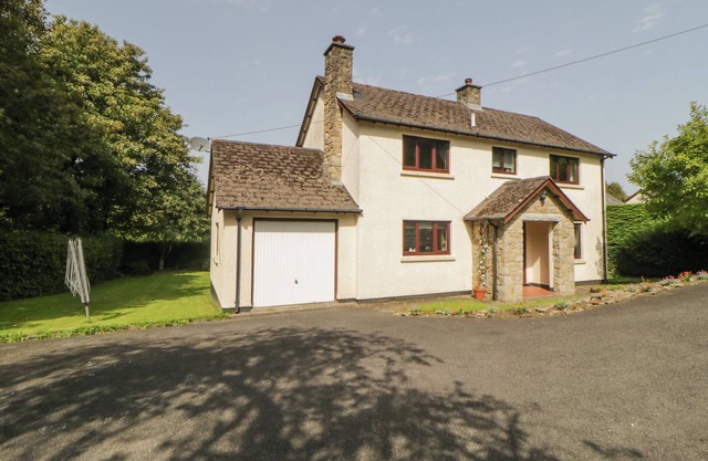 MOORSTONE, pet friendly, with open fire in South Zeal