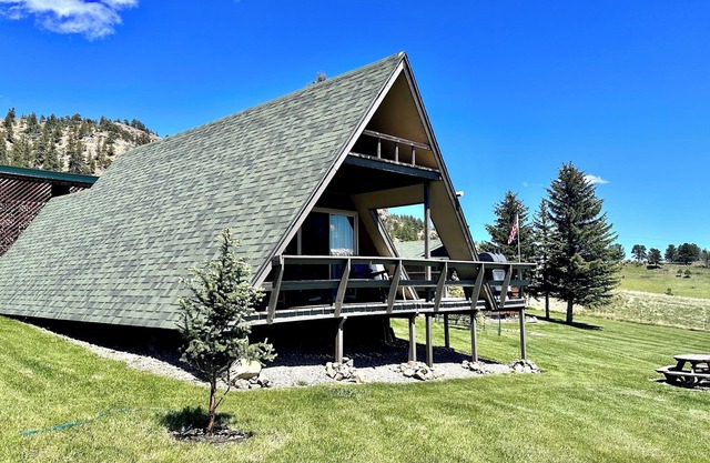Moose Cabin - Mountain Views, Hear Rushing River, Private, Pet Friendly