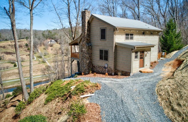Moose Creek Lodge NEW LISTING! Updated cabin with hot tub, pool table, & mountain and river views!