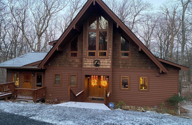 Moose Lodge/Great for Families/Walk to Slopes/Hot Tub/Pool Table/Fire Pit