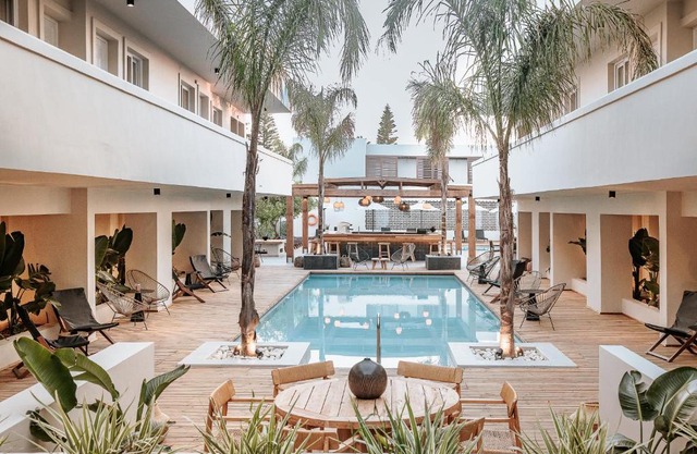 More Meni Residence & Suites