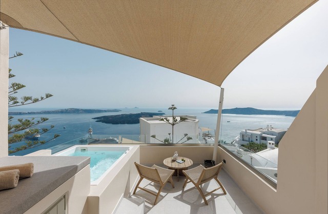 Morfes Luxury Suites by Caldera Houses