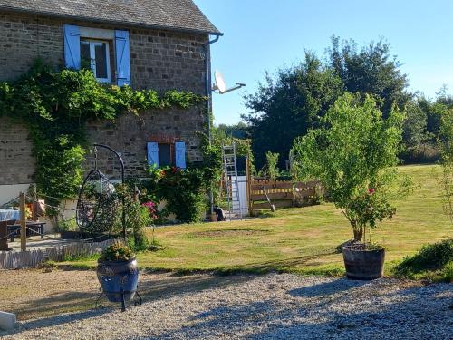 Mortain-Bocage - 2-Bed Wisteria Cottage - Sleeps 4