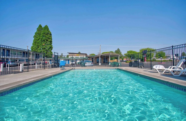 Motel 6 Bend, OR
