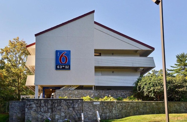 Motel 6-Nashua, NH - South