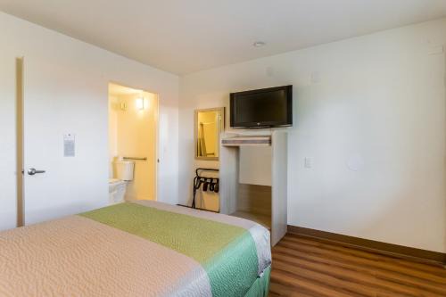Motel 6-Needles, CA
