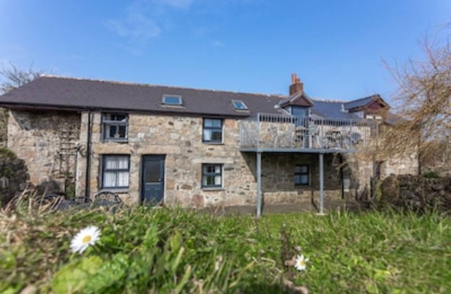 Mount Douglas Farm Cottages