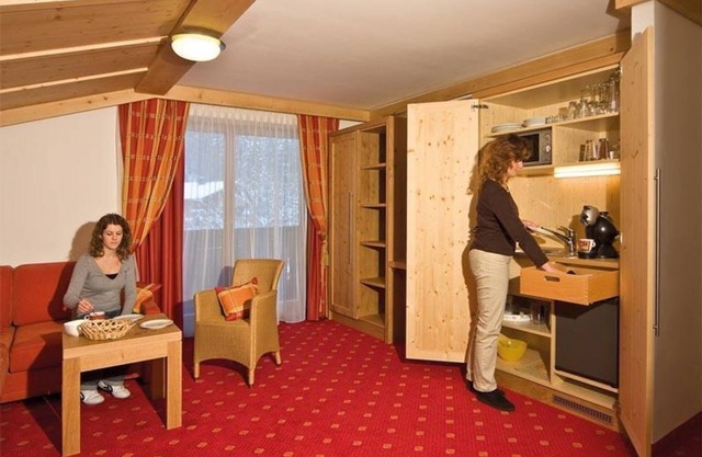 Mountain and hiking experience in the apartment "Torstein" - Alpenhof, country hotel