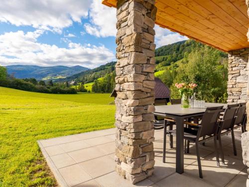 Mountain Chalet Alpinchique