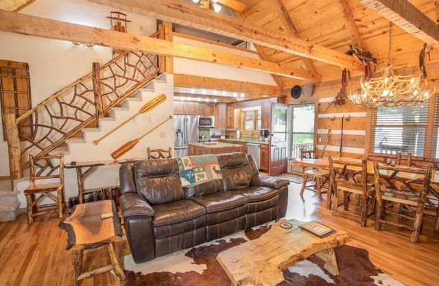 Mountain Cabin with Access to Lakes & Waterfalls