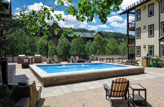 Mountain condo steps to gondola & fireplace