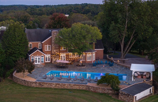 Mountain Estate on 200Acres Ranch, Blue Ridge Views, Top Amenities, 20Min to SNP