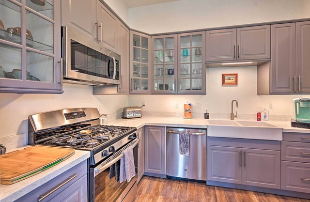 'mountain High Pines Retreat' w/Hot Tub & Views!