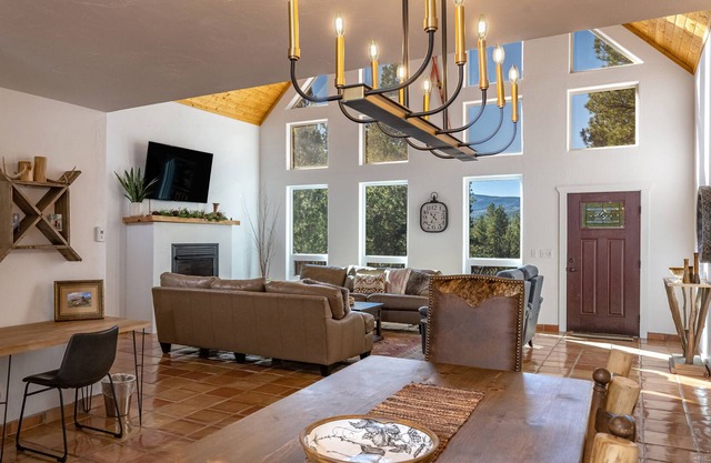 Mountain Home on 2 private Acres