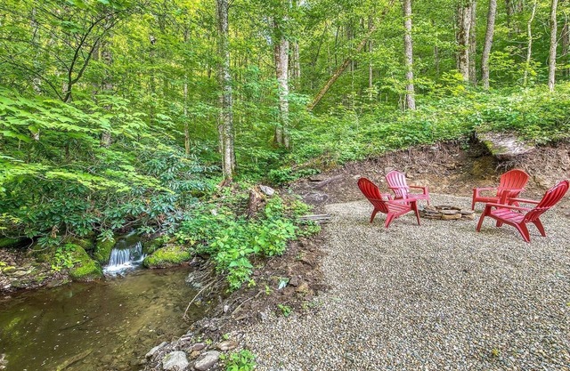 Mountain Magic-Peaceful, Cozy, Pet-Friendly Escape