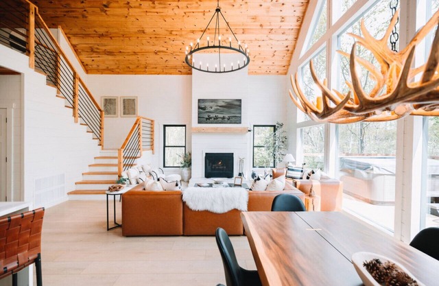 Mountain Modern Lodge in the Hocking Hills