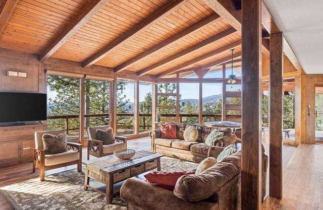 Mountain Oasis! Indoor Hot Tub, Game Room, VIEWS!