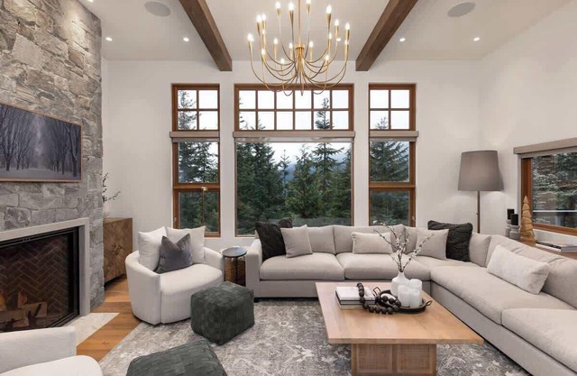 Mountain townhouse w/hot tub & ski access