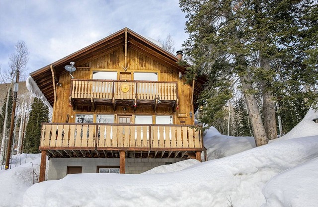 Mountain View Chalet by Cottonwood Lodging