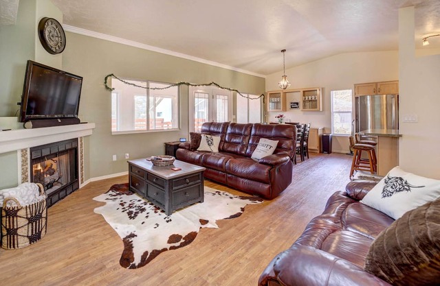 Mountain-View Deck: Pet-Friendly Home in Prescott