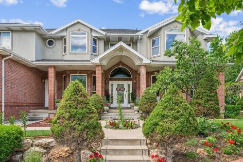 Mountain View Mansion