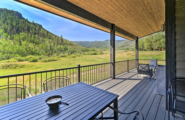 Mountain-View Oak Creek Paradise w/Hot Tub!