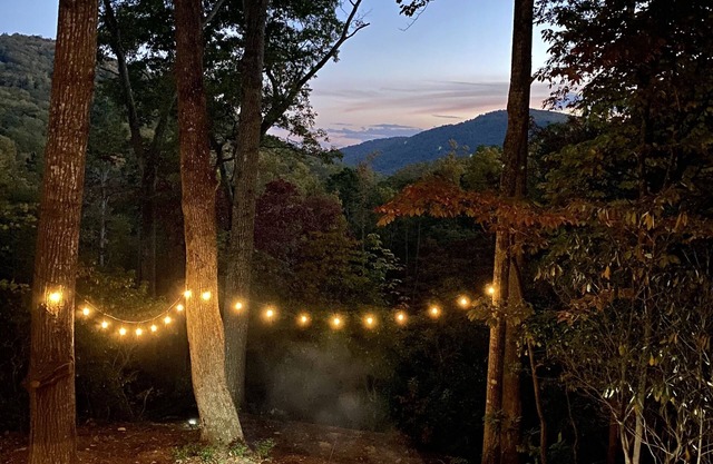 Mountain Views| Hot Tub | Fire Pit